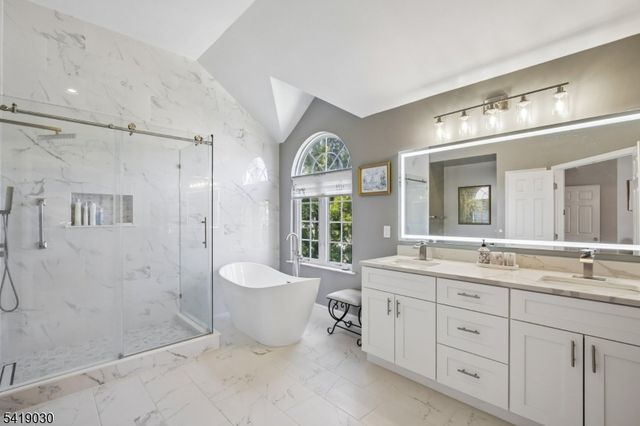 11 Windemere Ct, Hanover Twp., NJ 07981