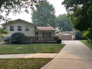 41575 Cimarron Street, Clinton Township, MI 48038