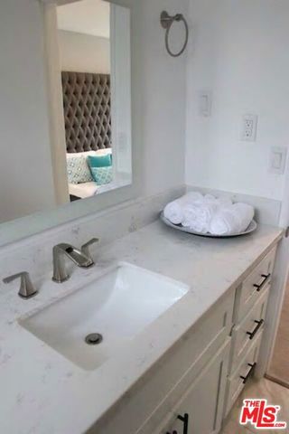 8719 YORKTOWN Avenue, Los Angeles, CA 90045