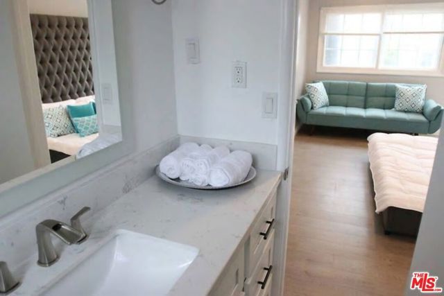 8719 YORKTOWN Avenue, Los Angeles, CA 90045