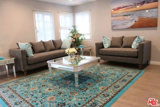 8719 YORKTOWN Avenue, Los Angeles, CA 90045