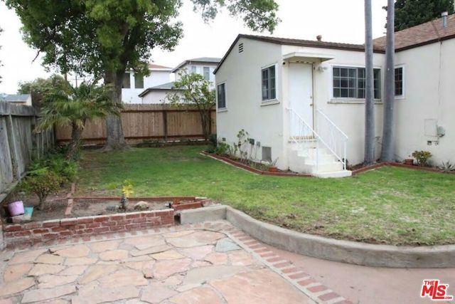 8719 YORKTOWN Avenue, Los Angeles, CA 90045