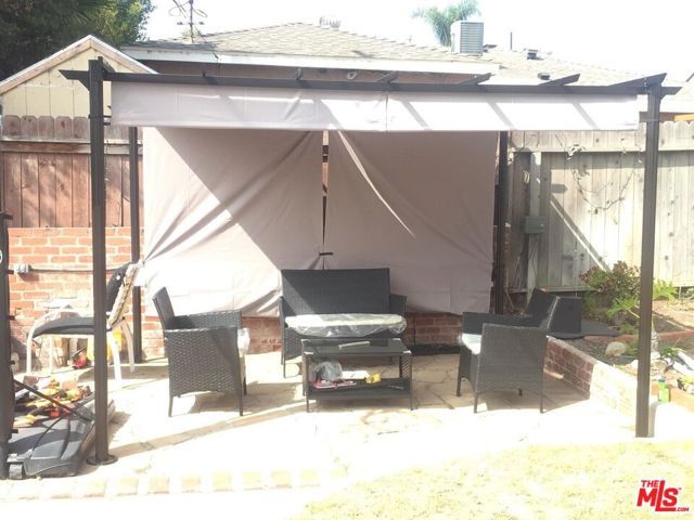 8719 YORKTOWN Avenue, Los Angeles, CA 90045