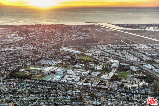 8719 YORKTOWN Avenue, Los Angeles, CA 90045