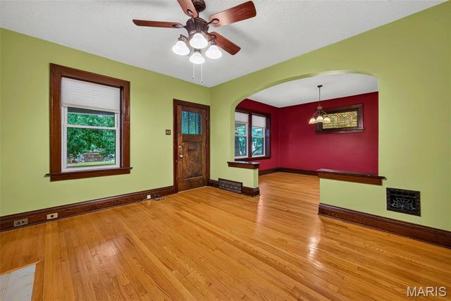 5417 Grace Avenue, St Louis, MO 63116