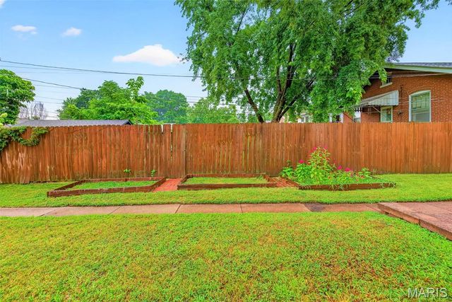 5417 Grace Avenue, St Louis, MO 63116