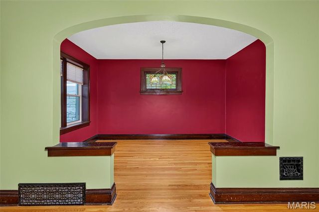 5417 Grace Avenue, St Louis, MO 63116