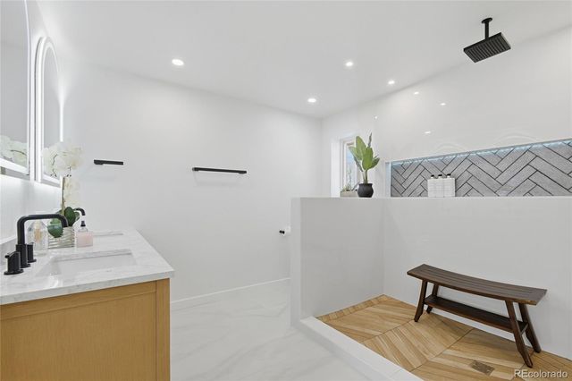 4184 S Syracuse Street, Denver, CO 80237