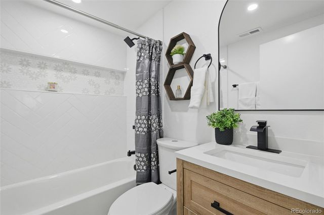 4184 S Syracuse Street, Denver, CO 80237