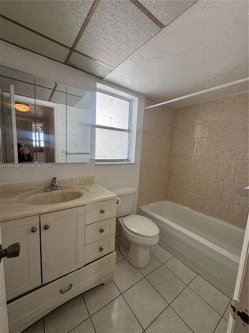 8200 Sunrise Lakes Blvd 207, Sunrise, FL 33322