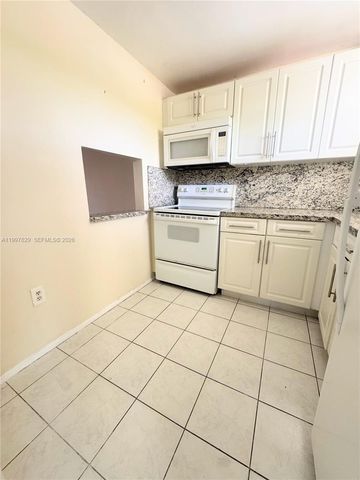 8200 Sunrise Lakes Blvd 207, Sunrise, FL 33322