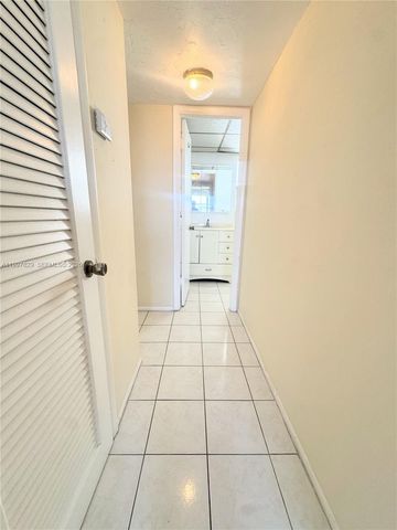 8200 Sunrise Lakes Blvd 207, Sunrise, FL 33322