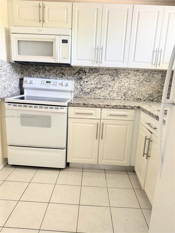 8200 Sunrise Lakes Blvd 207, Sunrise, FL 33322