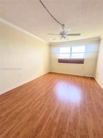 8200 Sunrise Lakes Blvd 207, Sunrise, FL 33322