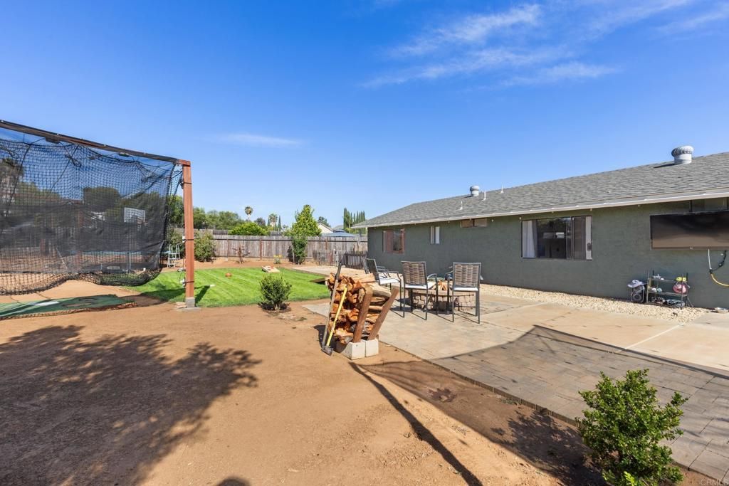 Image 12 of property listing at 2150 Beartrap Place, Escondido, CA 92027