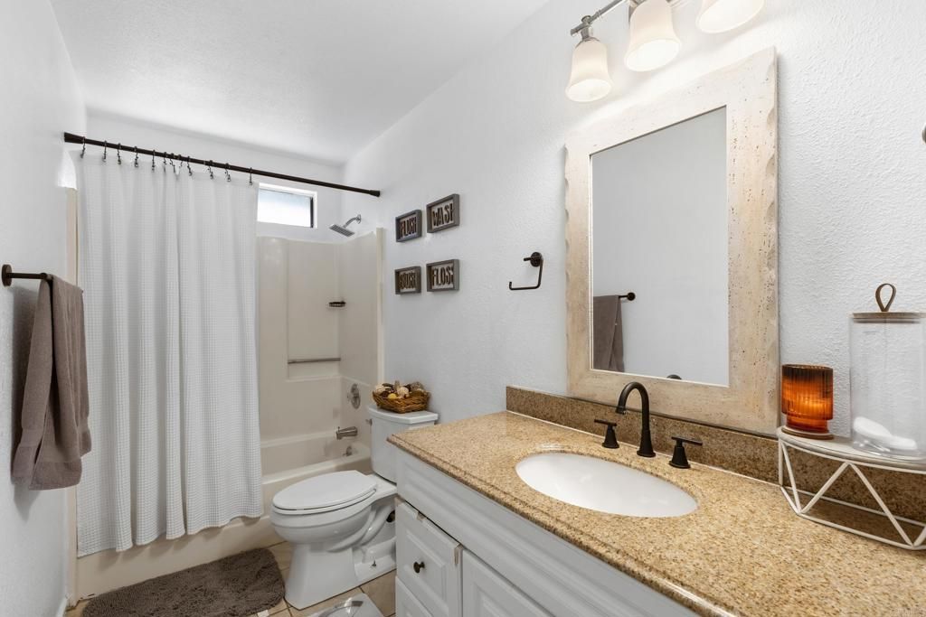 Image 24 of property listing at 2150 Beartrap Place, Escondido, CA 92027