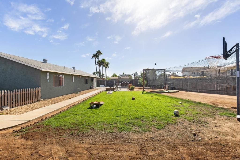 Image 7 of property listing at 2150 Beartrap Place, Escondido, CA 92027