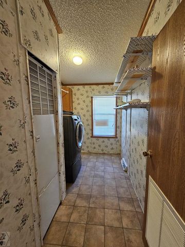 124 W 3rd Ave, Springfield, CO 81073