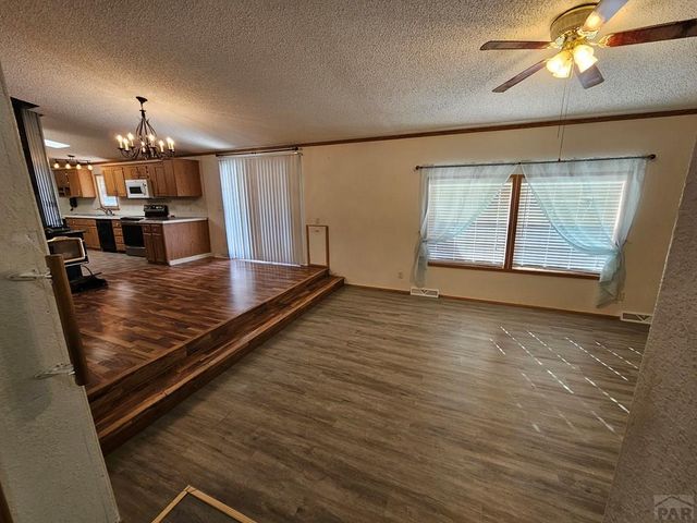 124 W 3rd Ave, Springfield, CO 81073