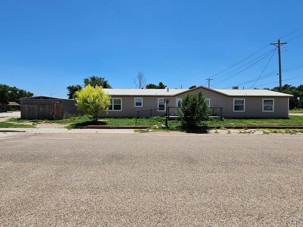 124 W 3rd Ave, Springfield, CO 81073