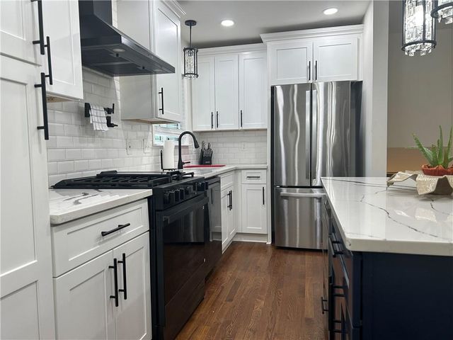3278 Amhurst Drive NW, Atlanta, GA 30318