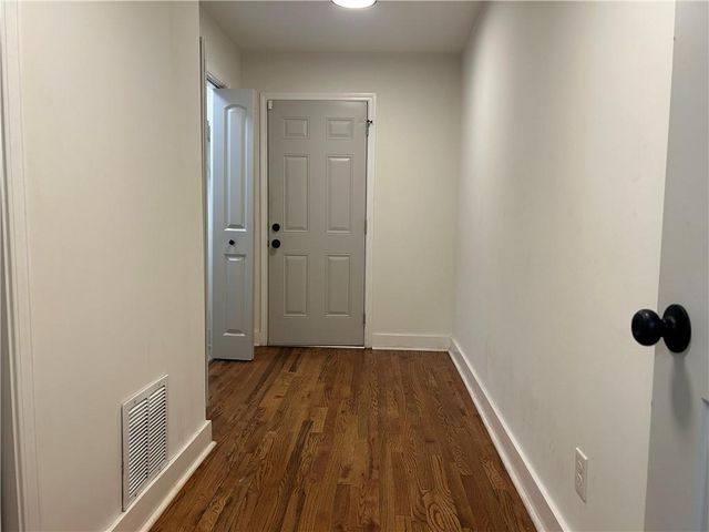 3278 Amhurst Drive NW, Atlanta, GA 30318