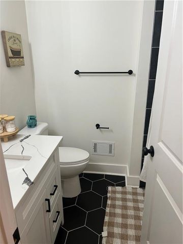 3278 Amhurst Drive NW, Atlanta, GA 30318