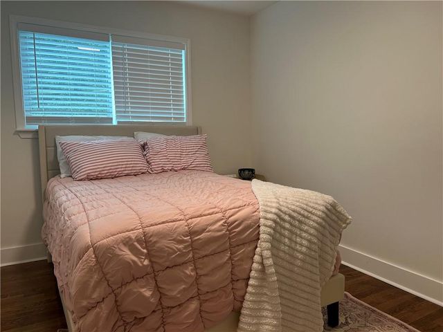 3278 Amhurst Drive NW, Atlanta, GA 30318