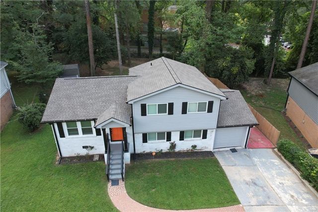 3278 Amhurst Drive NW, Atlanta, GA 30318