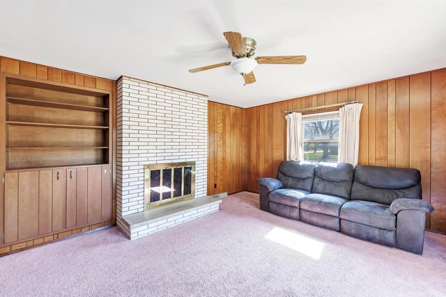 1715 BEAVER DAM DRIVE, Green Bay, WI 54304