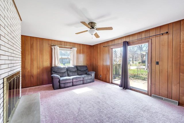 1715 BEAVER DAM DRIVE, Green Bay, WI 54304