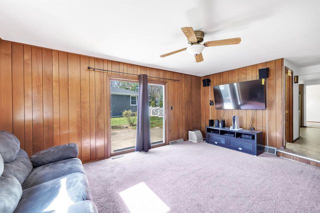 1715 BEAVER DAM DRIVE, Green Bay, WI 54304