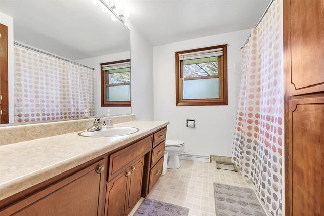 1715 BEAVER DAM DRIVE, Green Bay, WI 54304