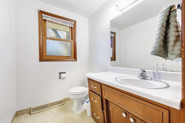 1715 BEAVER DAM DRIVE, Green Bay, WI 54304
