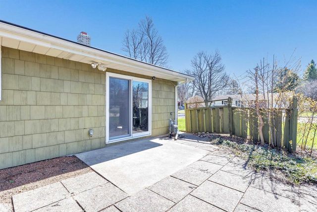 1715 BEAVER DAM DRIVE, Green Bay, WI 54304