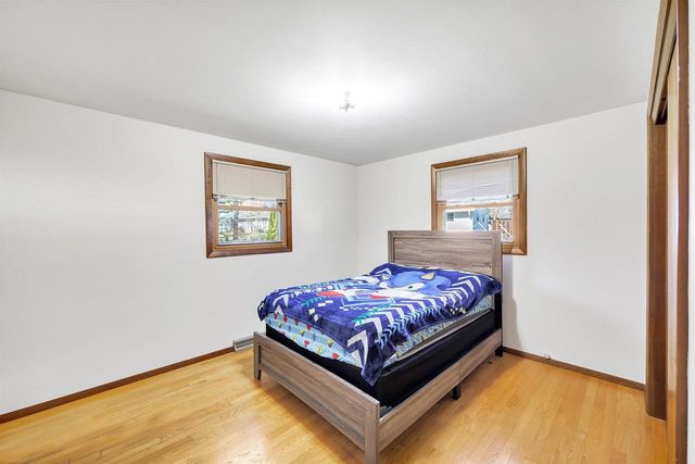 1715 BEAVER DAM DRIVE, Green Bay, WI 54304