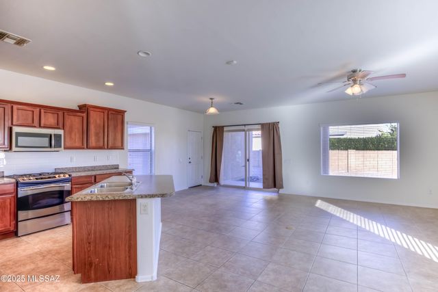 10817 E Sanctuary Ridge Lane, Tucson, AZ 85747