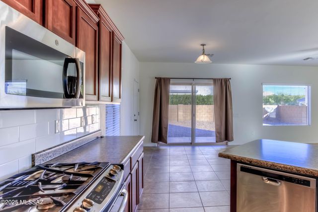 10817 E Sanctuary Ridge Lane, Tucson, AZ 85747