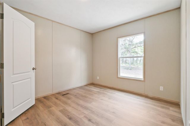 3332 Fm 1697, Ledbetter, TX 78946