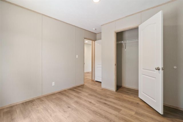 3332 Fm 1697, Ledbetter, TX 78946