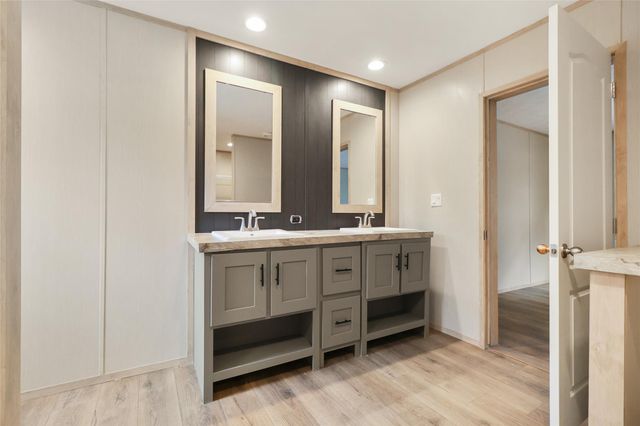 3332 Fm 1697, Ledbetter, TX 78946