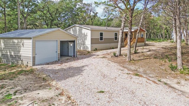 3332 Fm 1697, Ledbetter, TX 78946