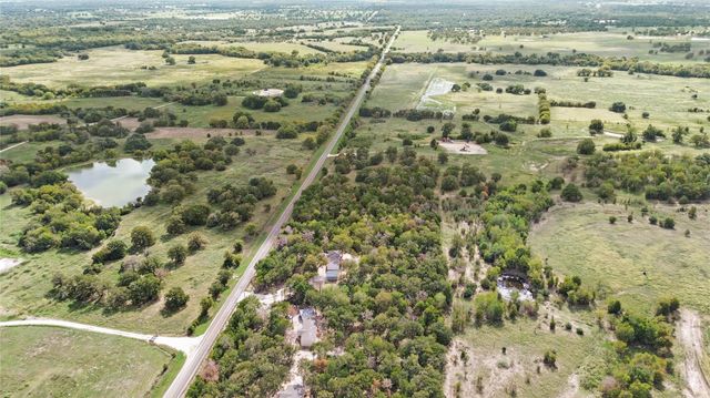 3332 Fm 1697, Ledbetter, TX 78946