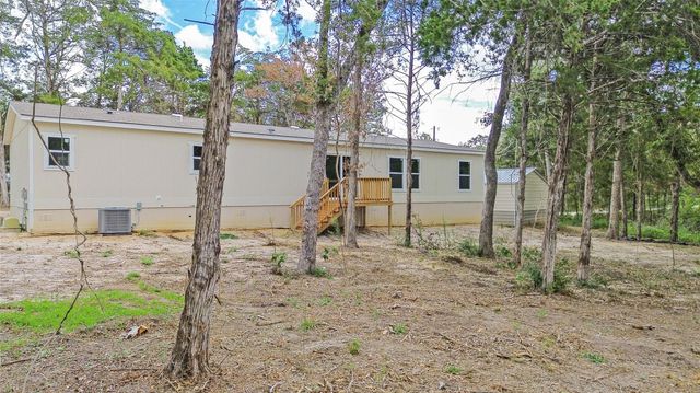 3332 Fm 1697, Ledbetter, TX 78946