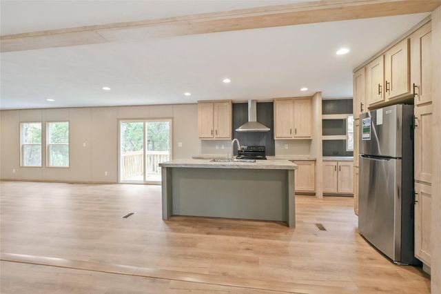 3332 Fm 1697, Ledbetter, TX 78946