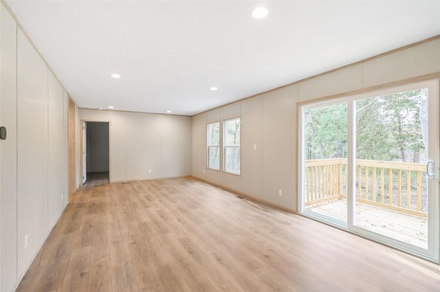 3332 Fm 1697, Ledbetter, TX 78946