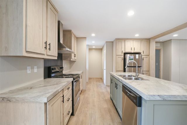 3332 Fm 1697, Ledbetter, TX 78946