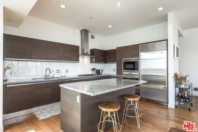 3111 Via Dolce 404, Marina Del Rey, CA 90292