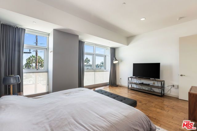3111 Via Dolce 404, Marina Del Rey, CA 90292