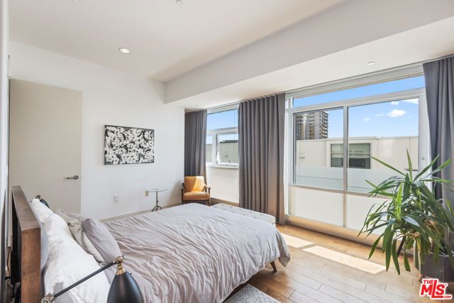 3111 Via Dolce 404, Marina Del Rey, CA 90292